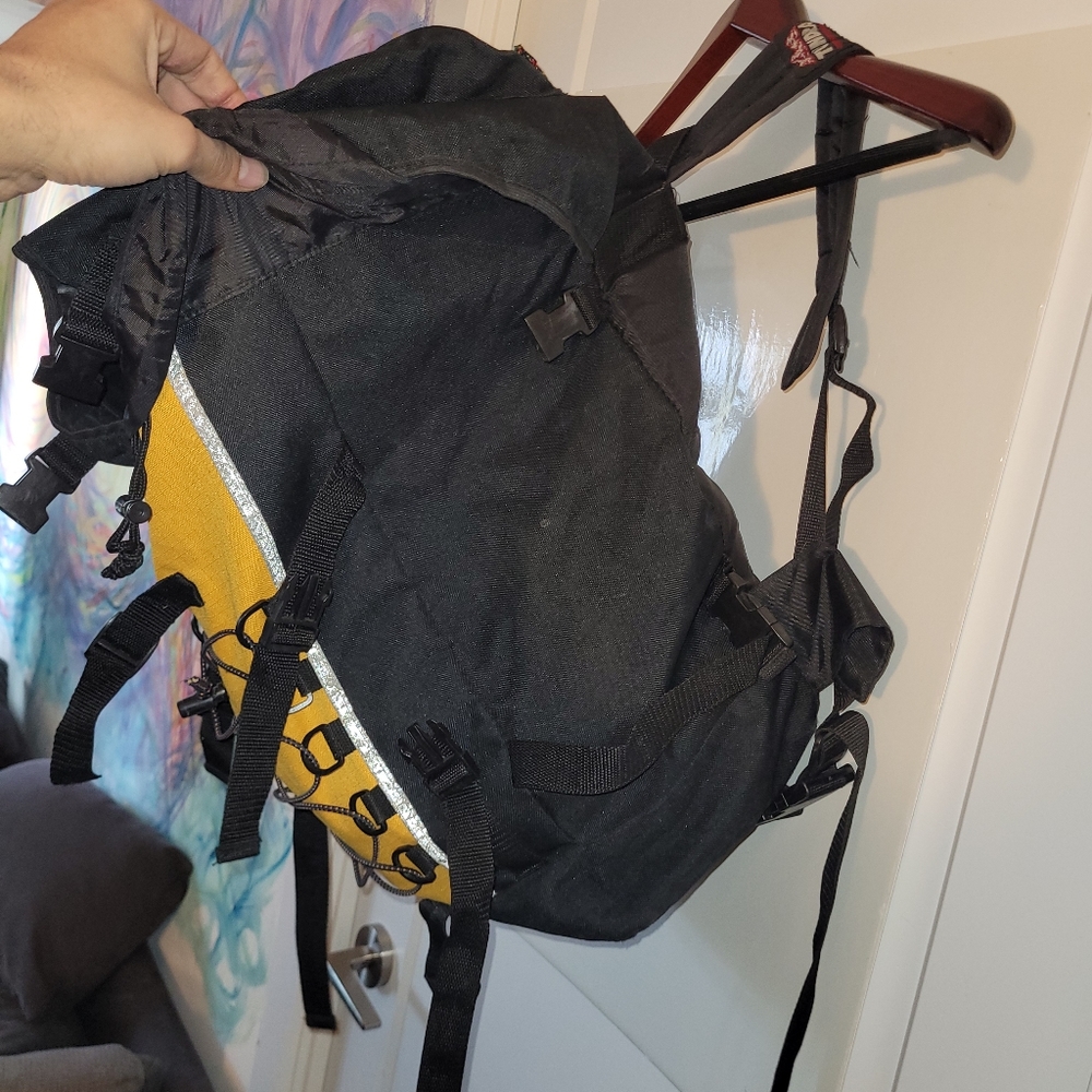 Very large backpack - Picture 6 of 8